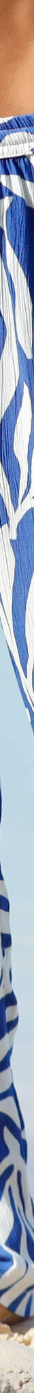 Pantalon droit imprimé, crépon fluide (bleu / écru) Pantalon droit imprimé, crépon fluide (bleu / écru)